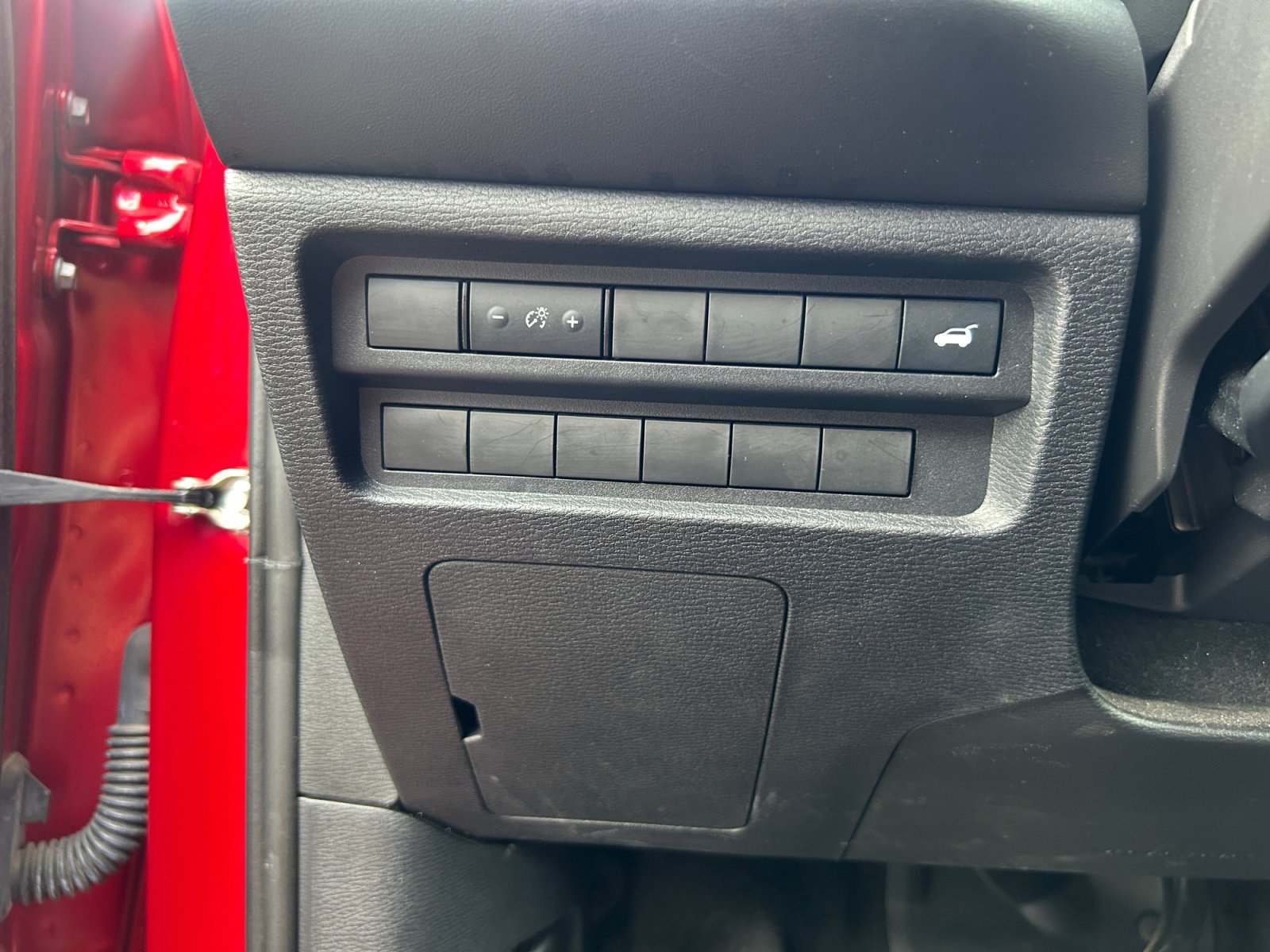 Used 2024 Diamond Red Mitsubishi SE image 21
