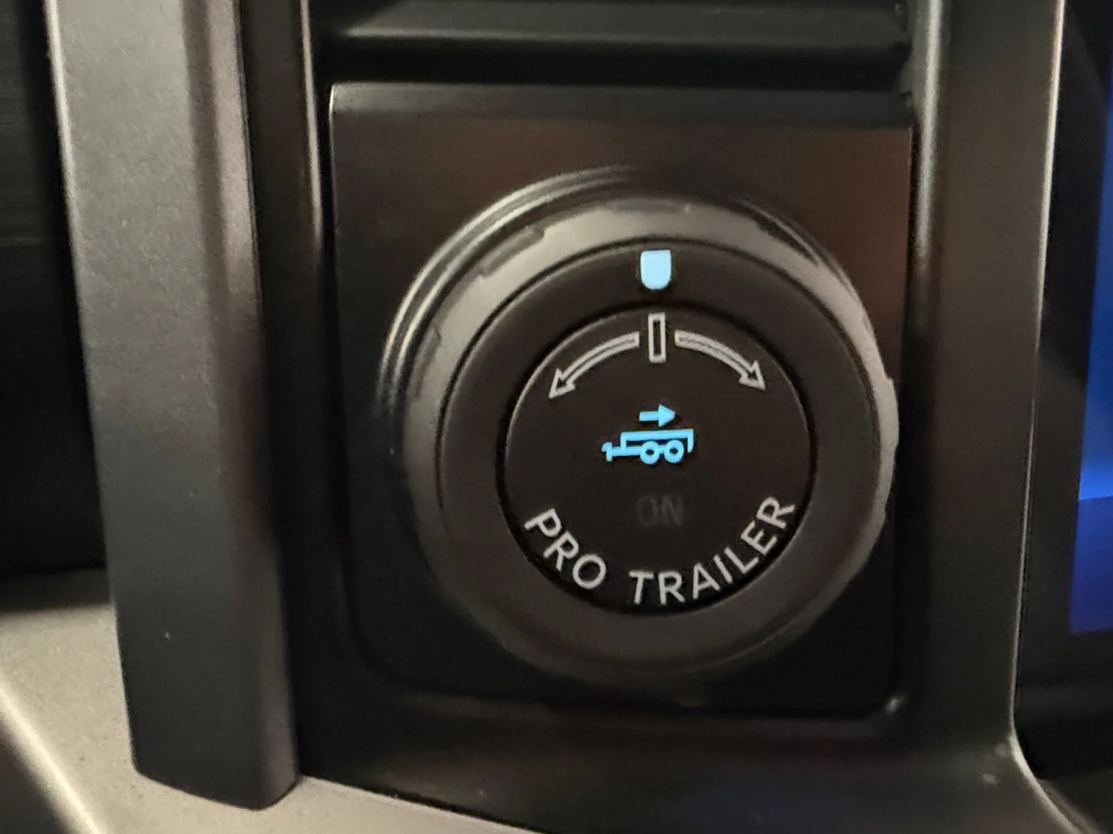 Used 2023 Blue Ford XLT image 30