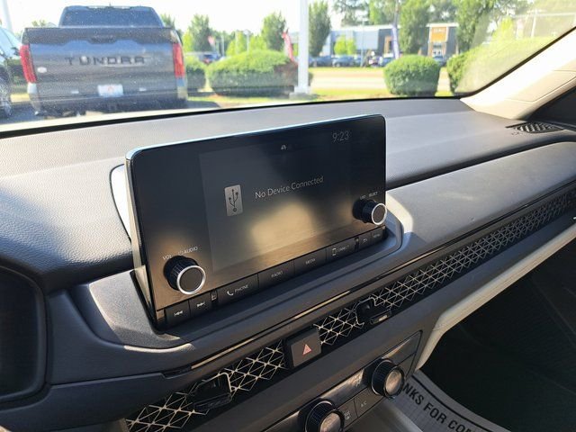 Used 2024  Honda LX image 16