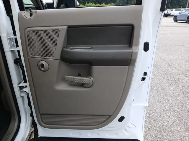 Used 2007 White Dodge Laramie image 35
