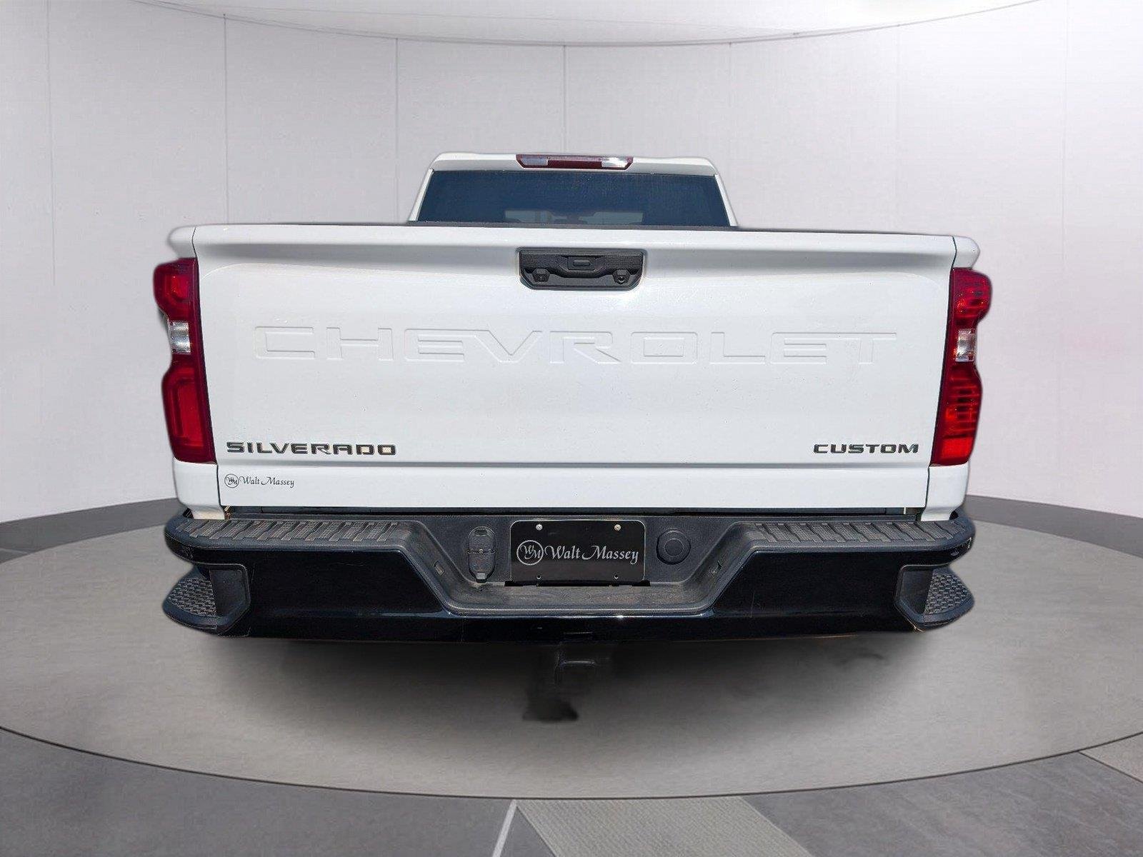 Used 2021 SUMMIT WHITE Chevrolet Custom image 6