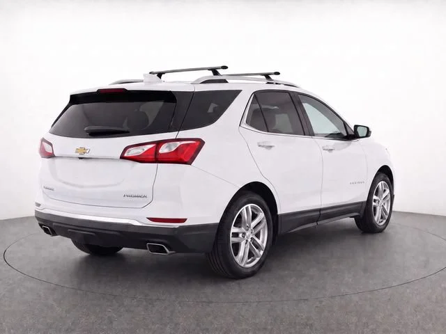 Used 2018 SUMMIT WHITE Chevrolet Premier image 3