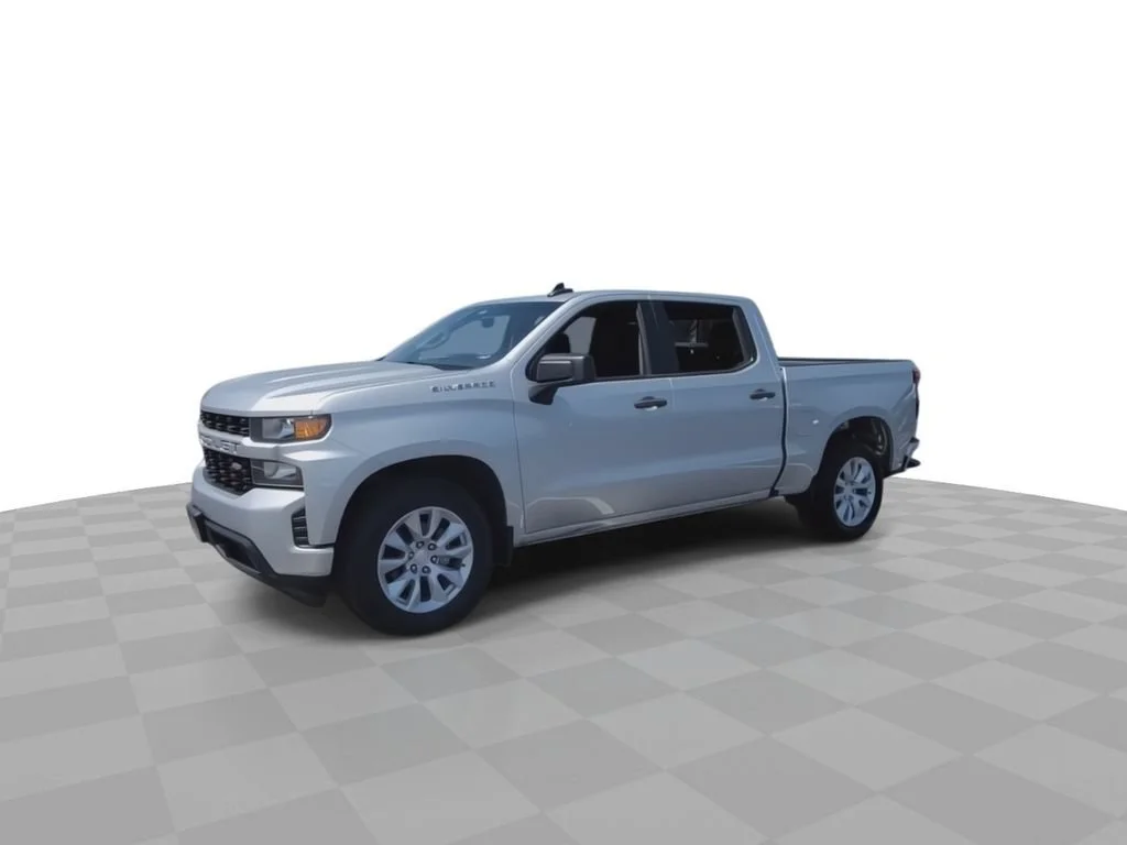 Used 2022 SILVER ICE METALLIC Chevrolet Custom image 4