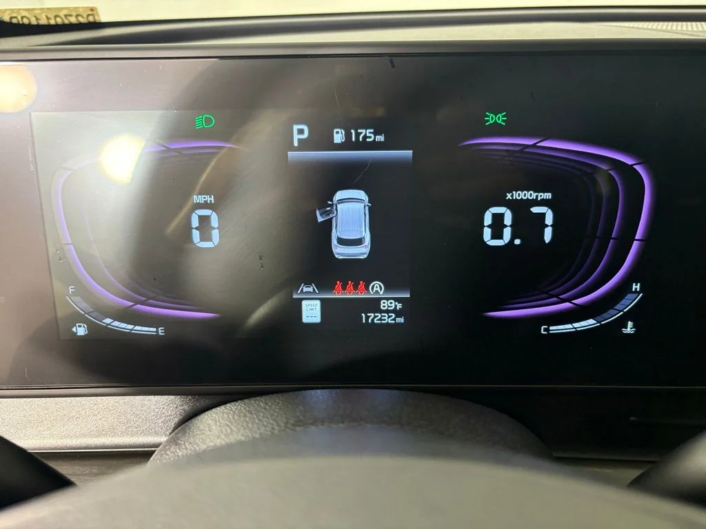 Used 2025 Black Kia X-Line image 26