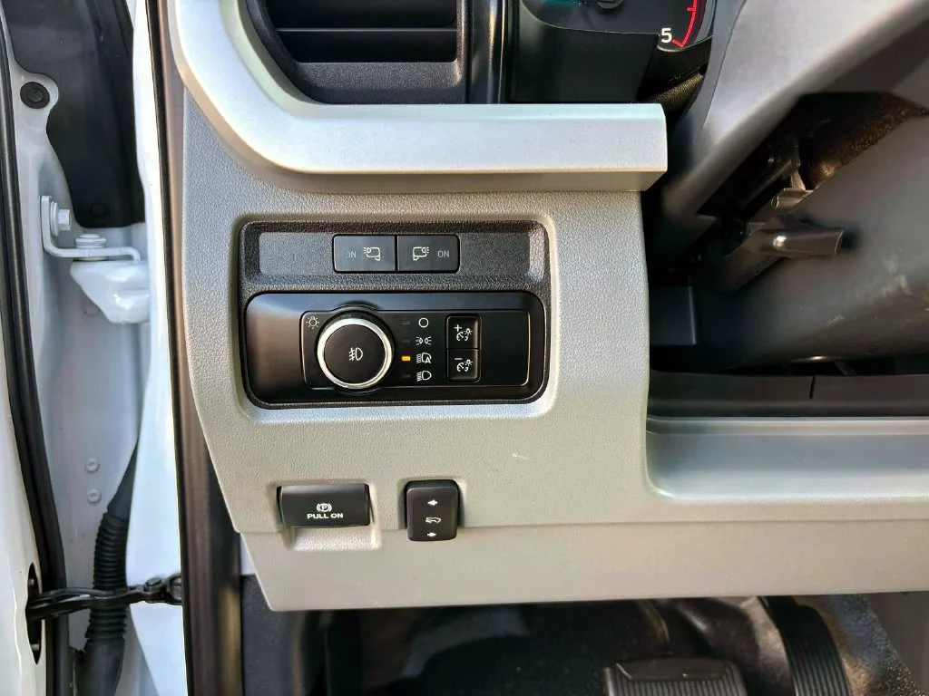 Used 2024 Oxford White Ford XLT image 16