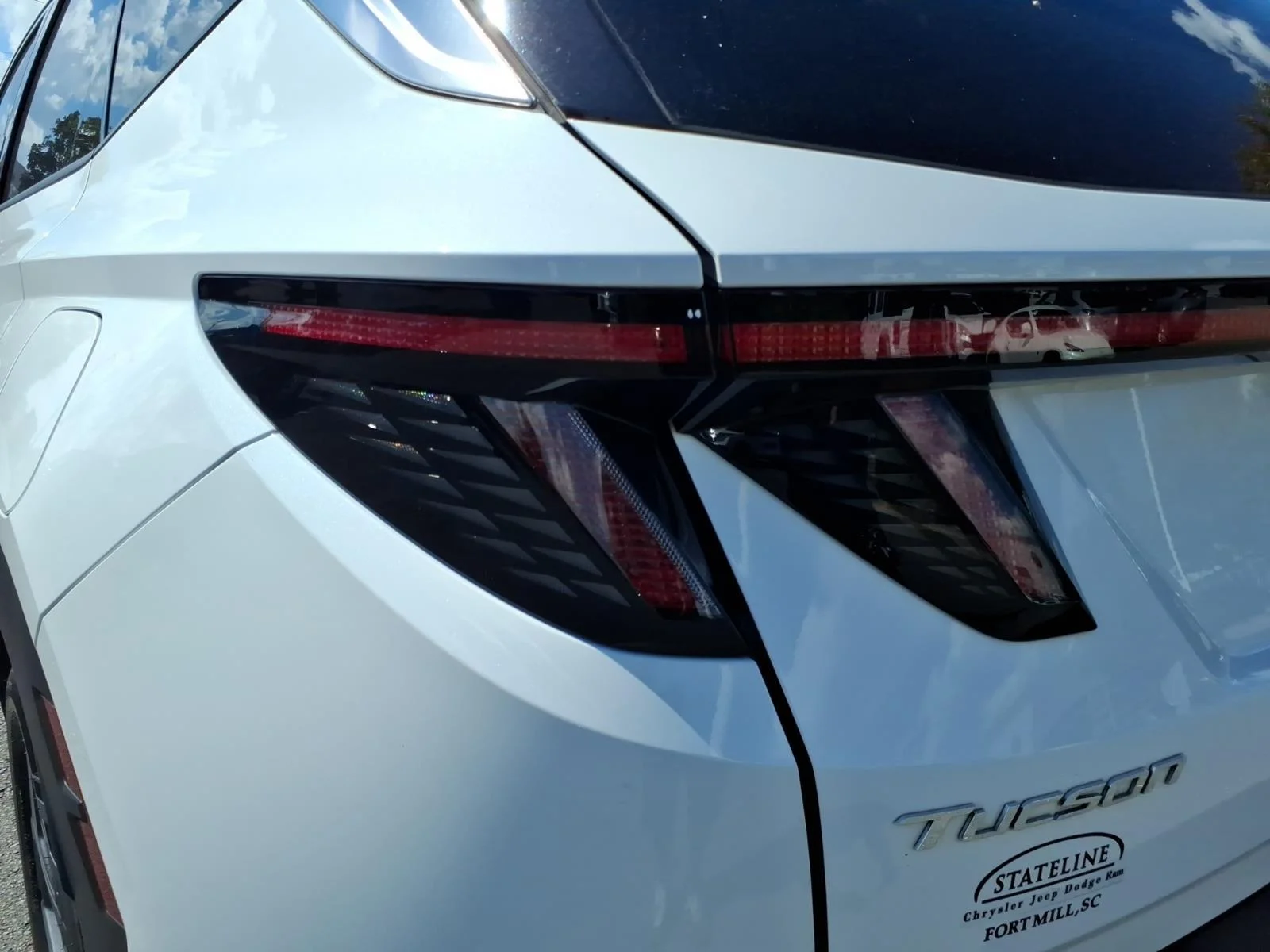 Used 2023 Serenity White Pearl Hyundai Limited image 17