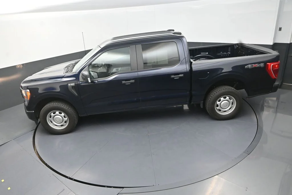Used 2021 Blue Ford XL image 16