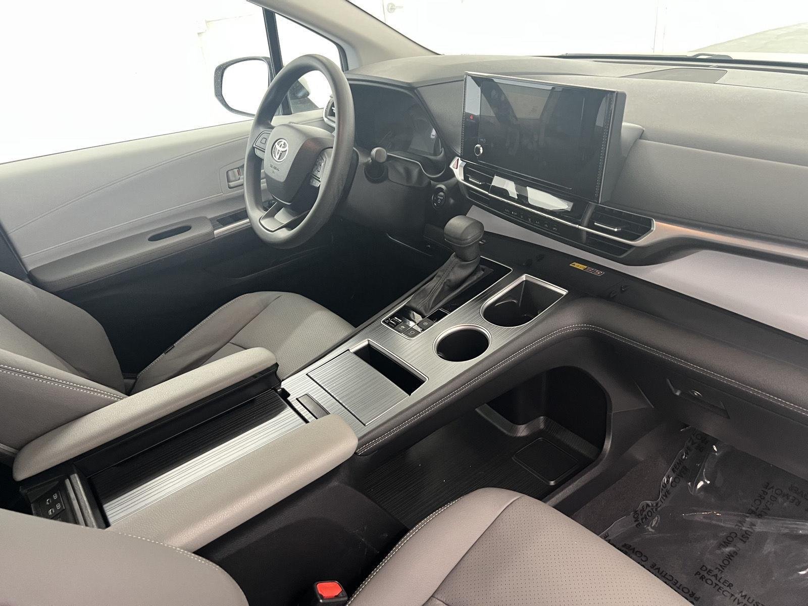 Used 2025 Ice Cap Toyota LE image 26