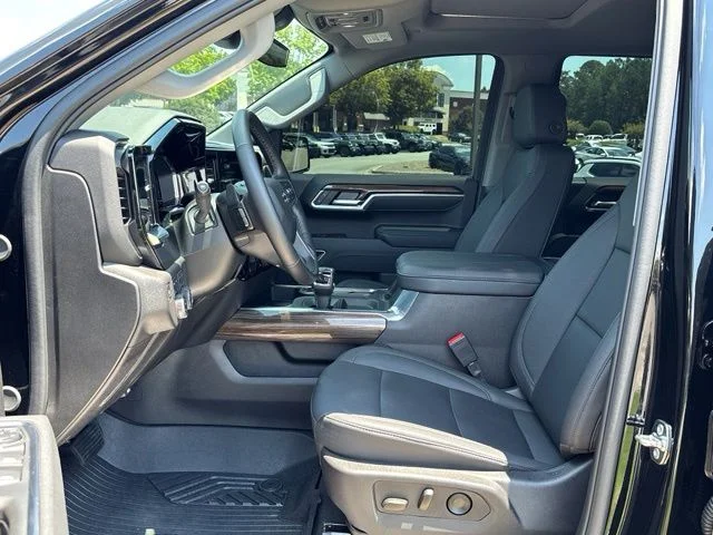 Used 2025 Black Chevrolet RST image 13