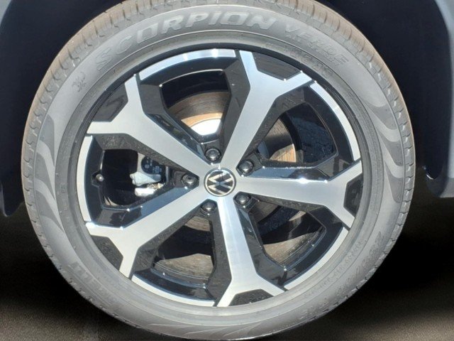 New 2026 Monterey Blue Pearl Volkswagen SE 4Motion image 11