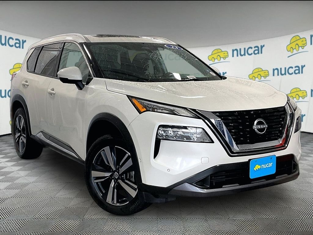 Used 2023 Pearl White Tricoat Nissan SL image 1
