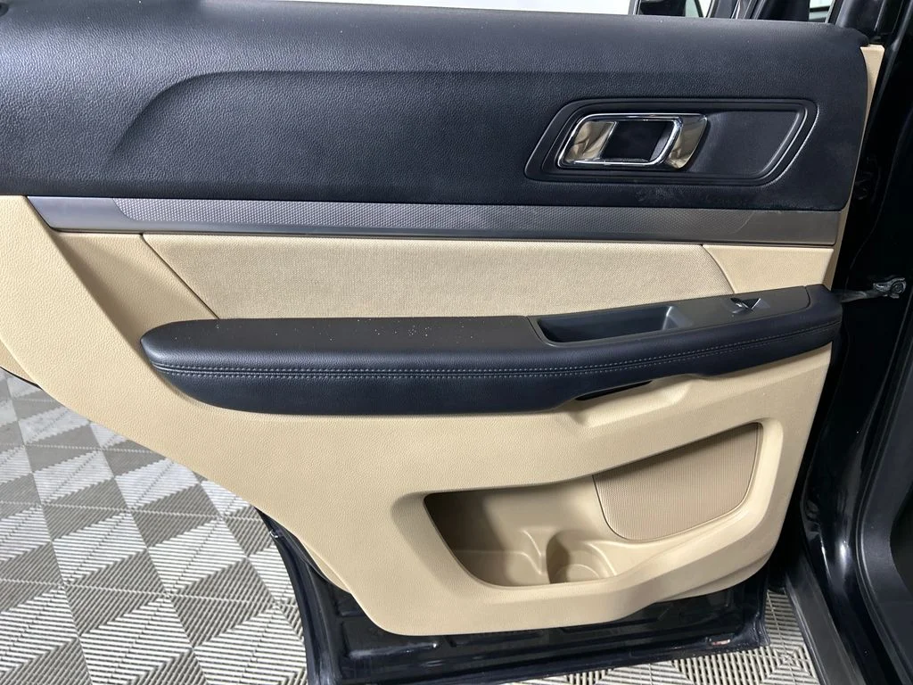 Used 2017 Black Ford Base image 16