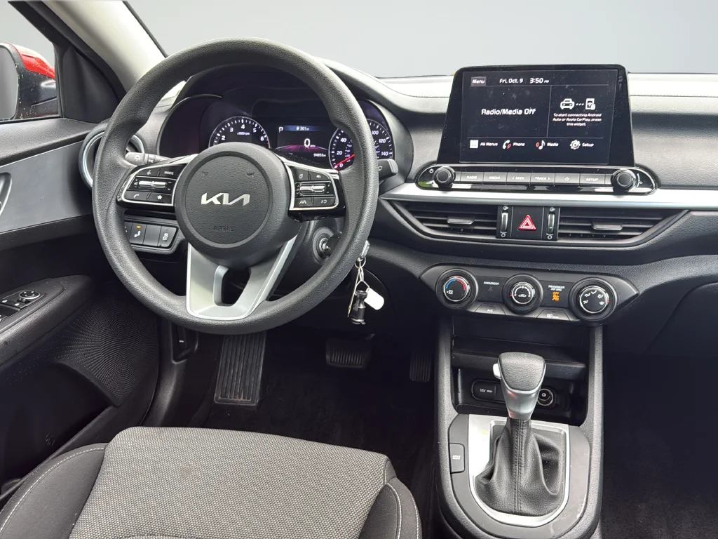 Used 2023 Red Kia LXS image 11