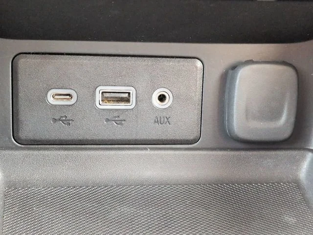 Used 2020 Blue GMC SLE image 21