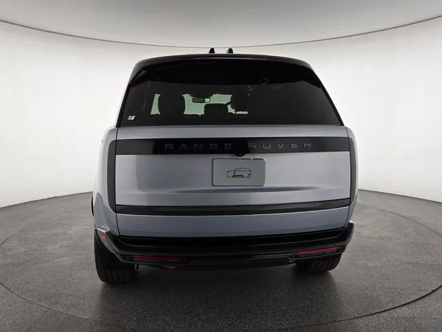 New 2026 Ionian Silver in Gloss finish Land Rover SE image 7