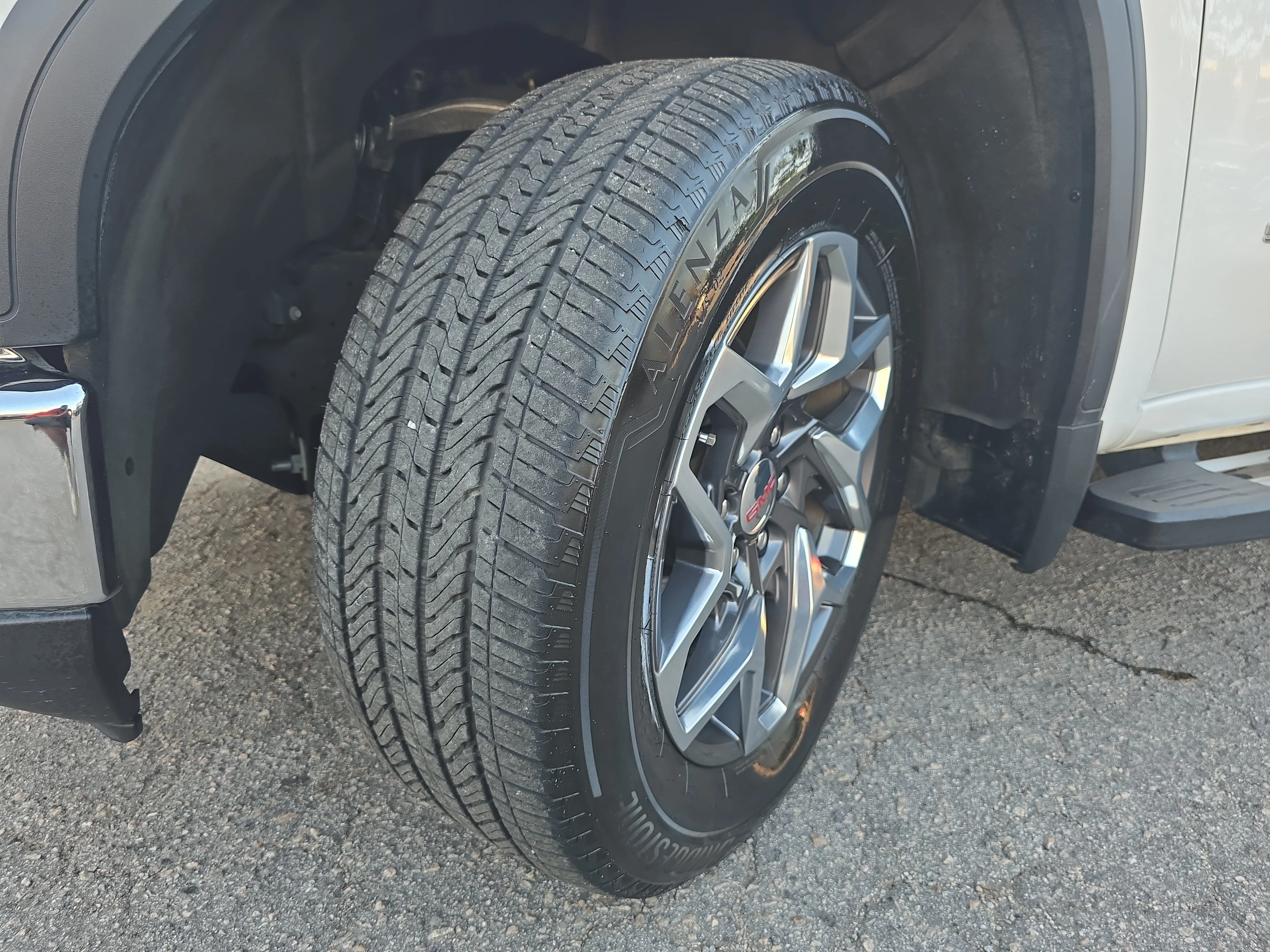 Used 2024 Summit White GMC SLT image 32