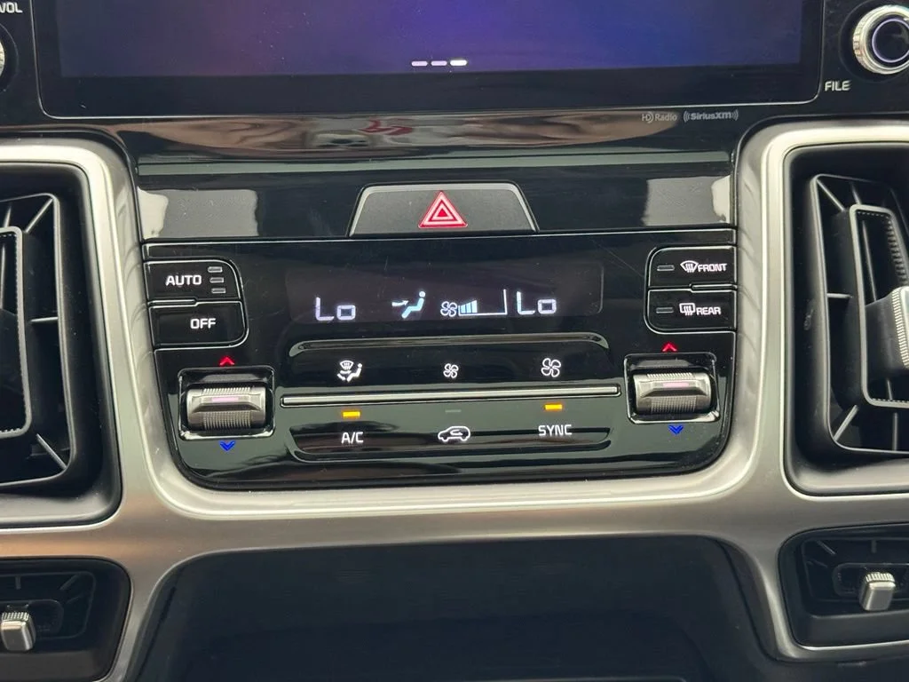 Used 2022  Kia X-Line S image 26