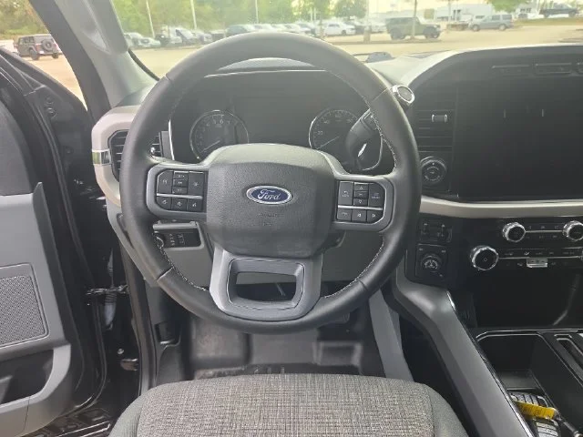 Used 2023 Black Ford XLT image 25