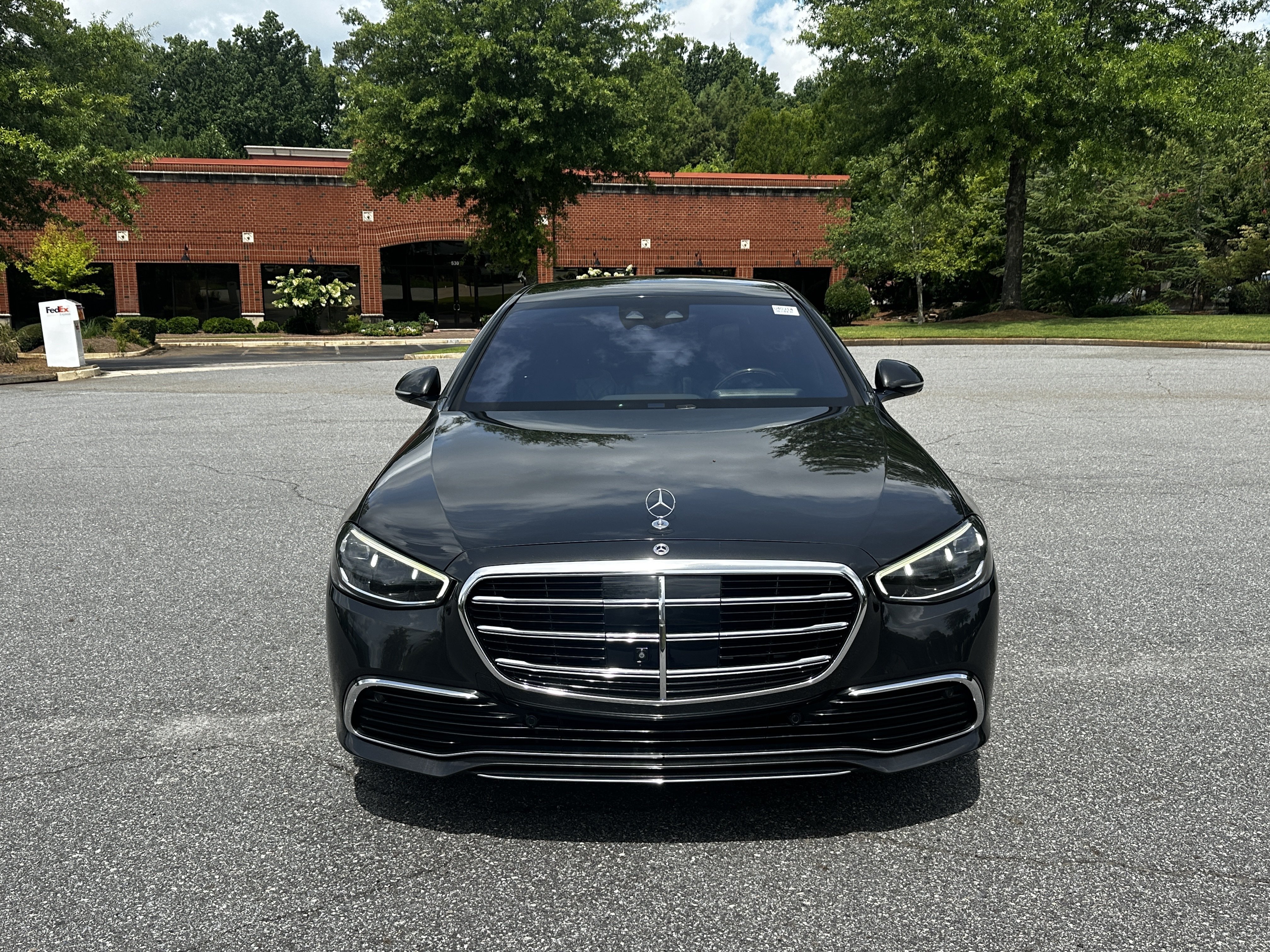 Certified Used 2023 Gray Mercedes-Benz S 580e image 3