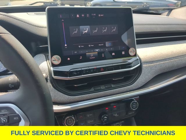 Used 2024 Red Jeep Latitude image 33