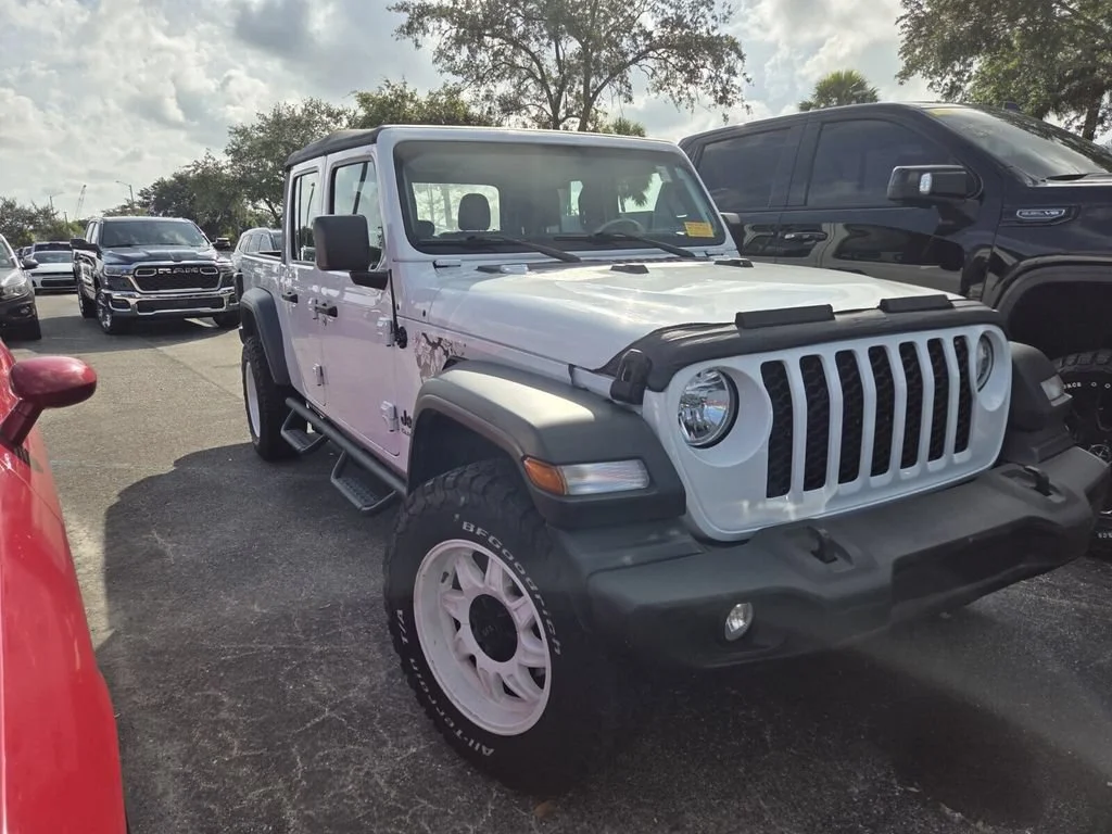 Used 2020 Bright White Clearcoat Jeep Sport image 2