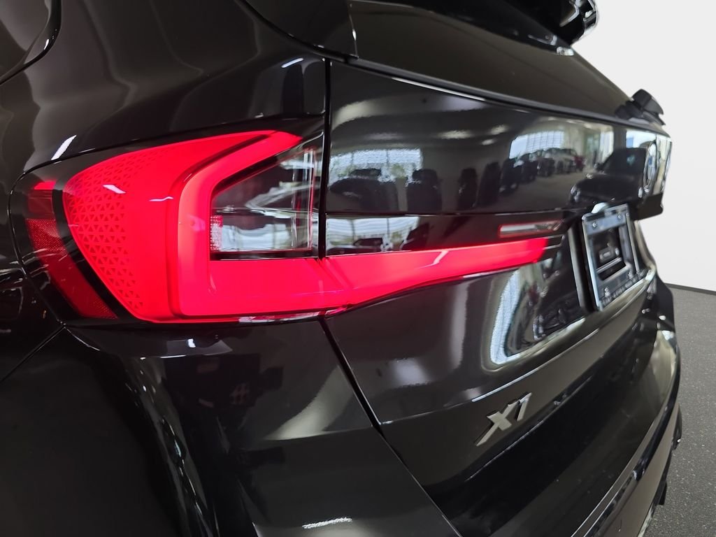 New 2026 Black Sapphire Metallic BMW xDrive28i image 22