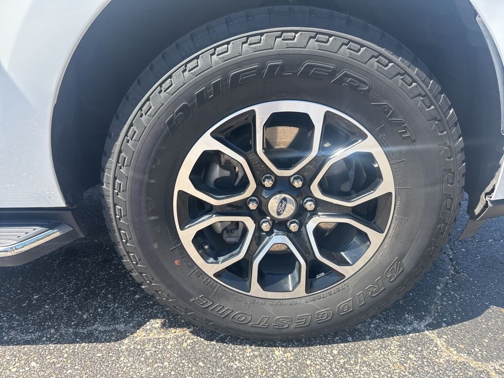 Used 2023 White Ford XLT image 27