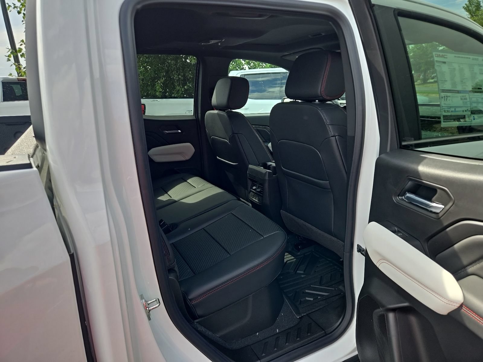 2026 GMC Canyon AT4X - Photo 13