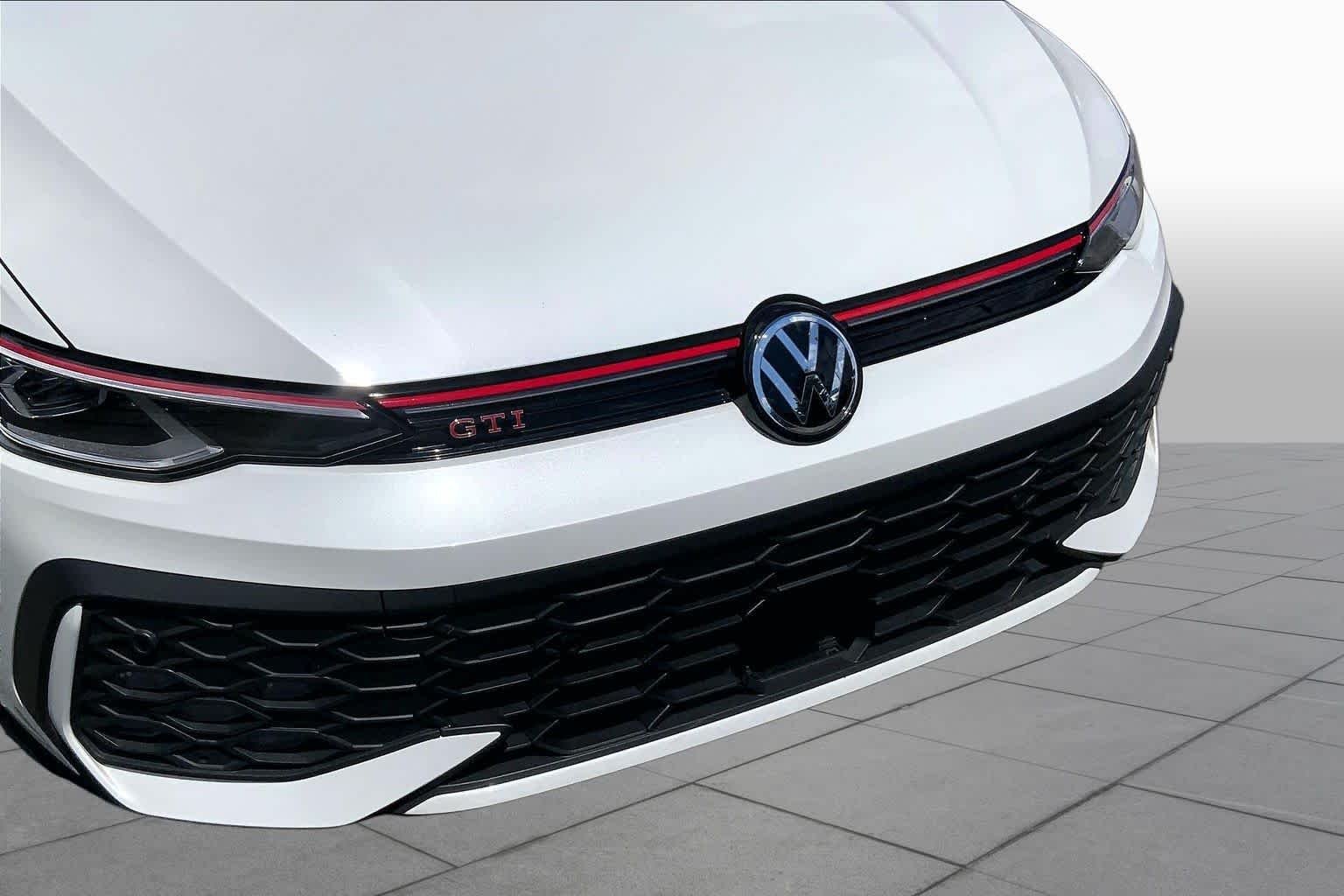 Used 2025 Opal White Pearl Volkswagen S image 29