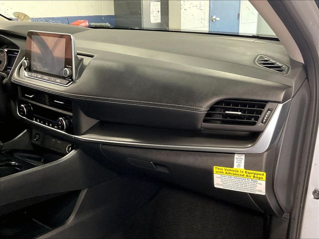 Used 2025 Silver Nissan SV image 13