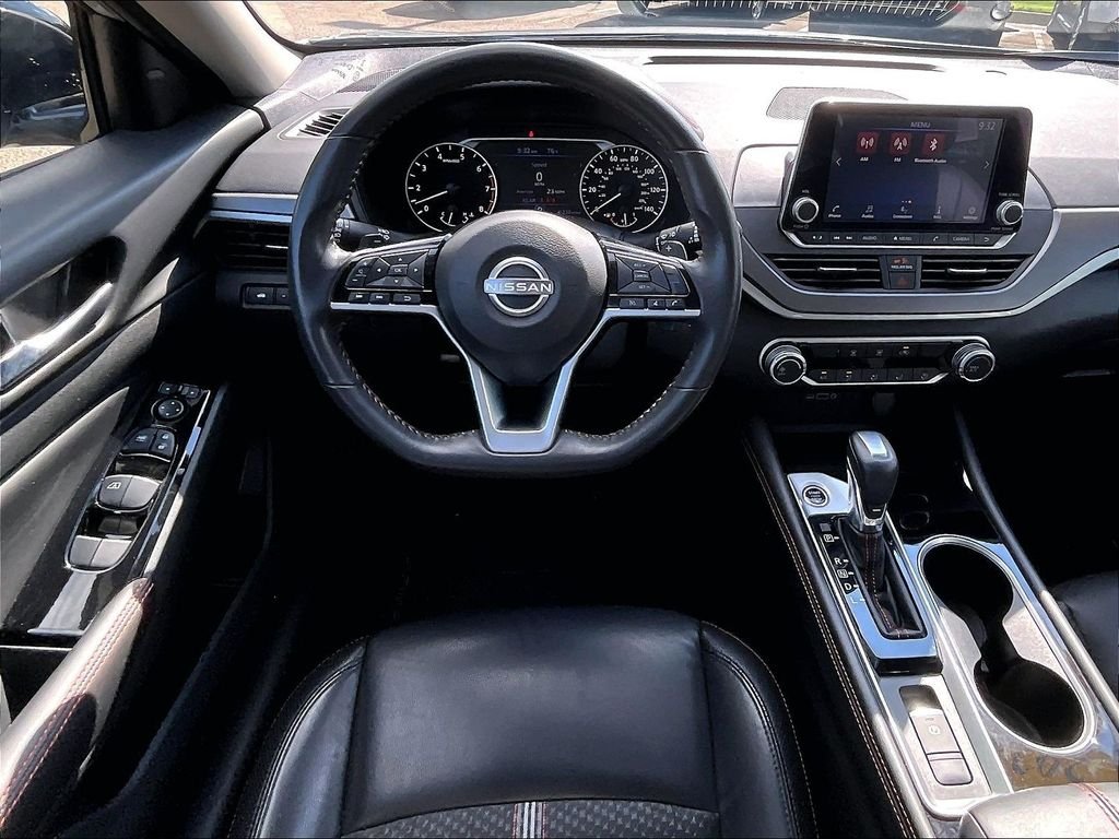 Used 2024 Silver Nissan 2.5 SR image 17