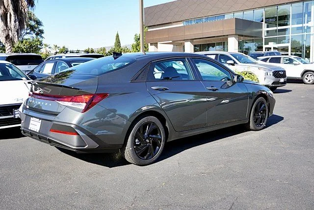 Used 2026 Gray Hyundai SEL Sport image 7