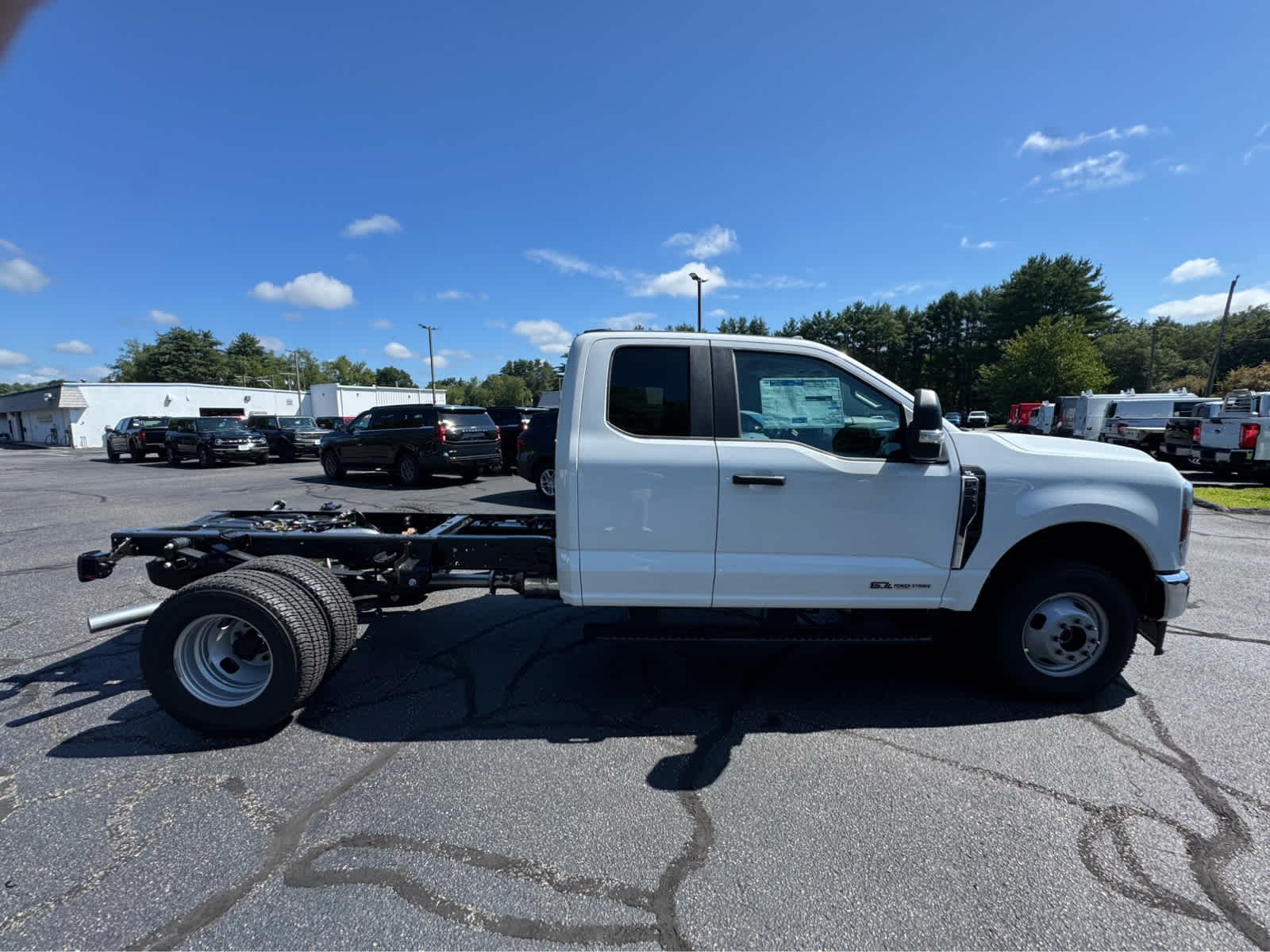 New 2026 Oxford White Ford XL image 6