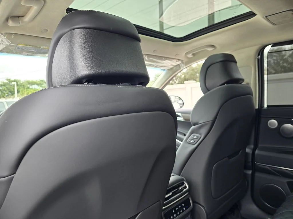 New 2026 Silver Genesis 3.5T Prestige image 11