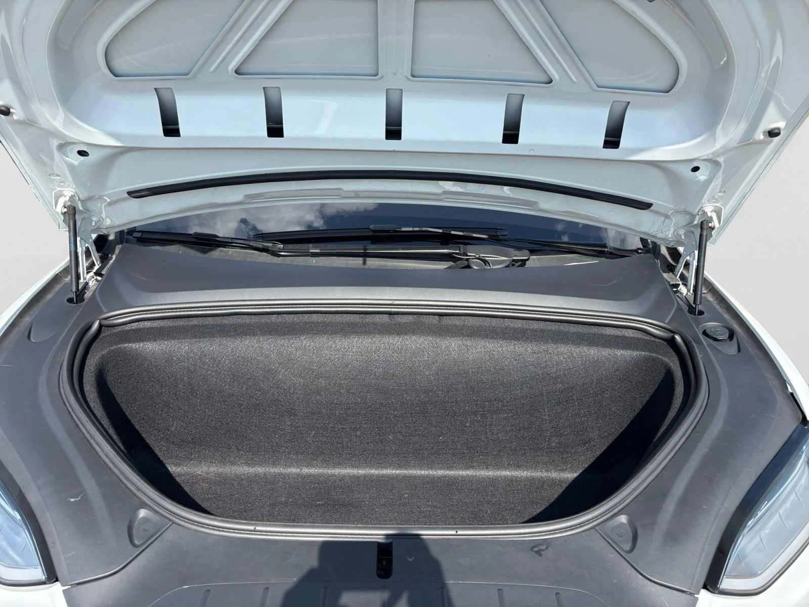 Used 2018 Pearl White Multi-Coat Tesla 75D image 20