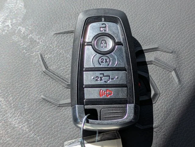 New 2026 Agate Black Metallic Ford XLT image 30