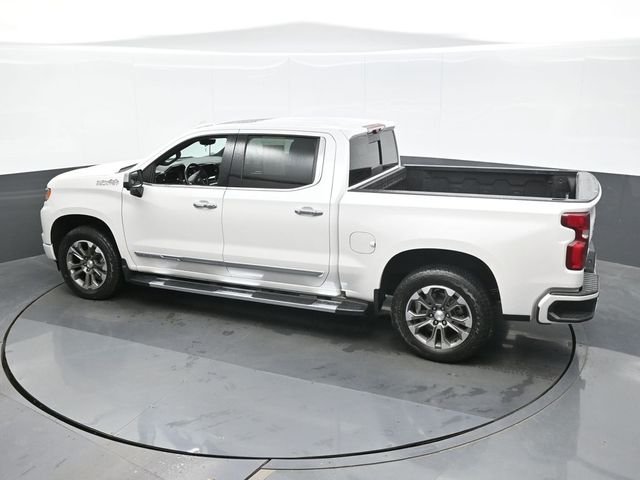 Used 2024 Beige Chevrolet High Country image 11