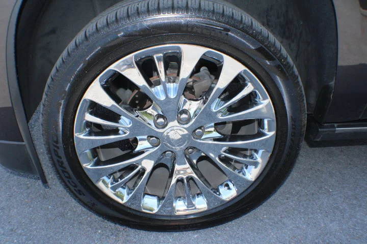 Used 2016 DARK GRANITE METALLIC Cadillac Premium Collection image 5