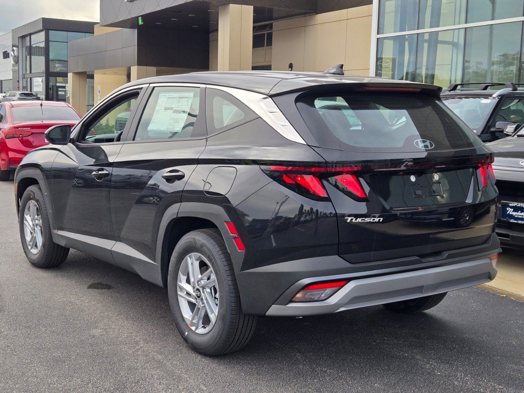 New 2026 Phantom Black Hyundai SE image 12