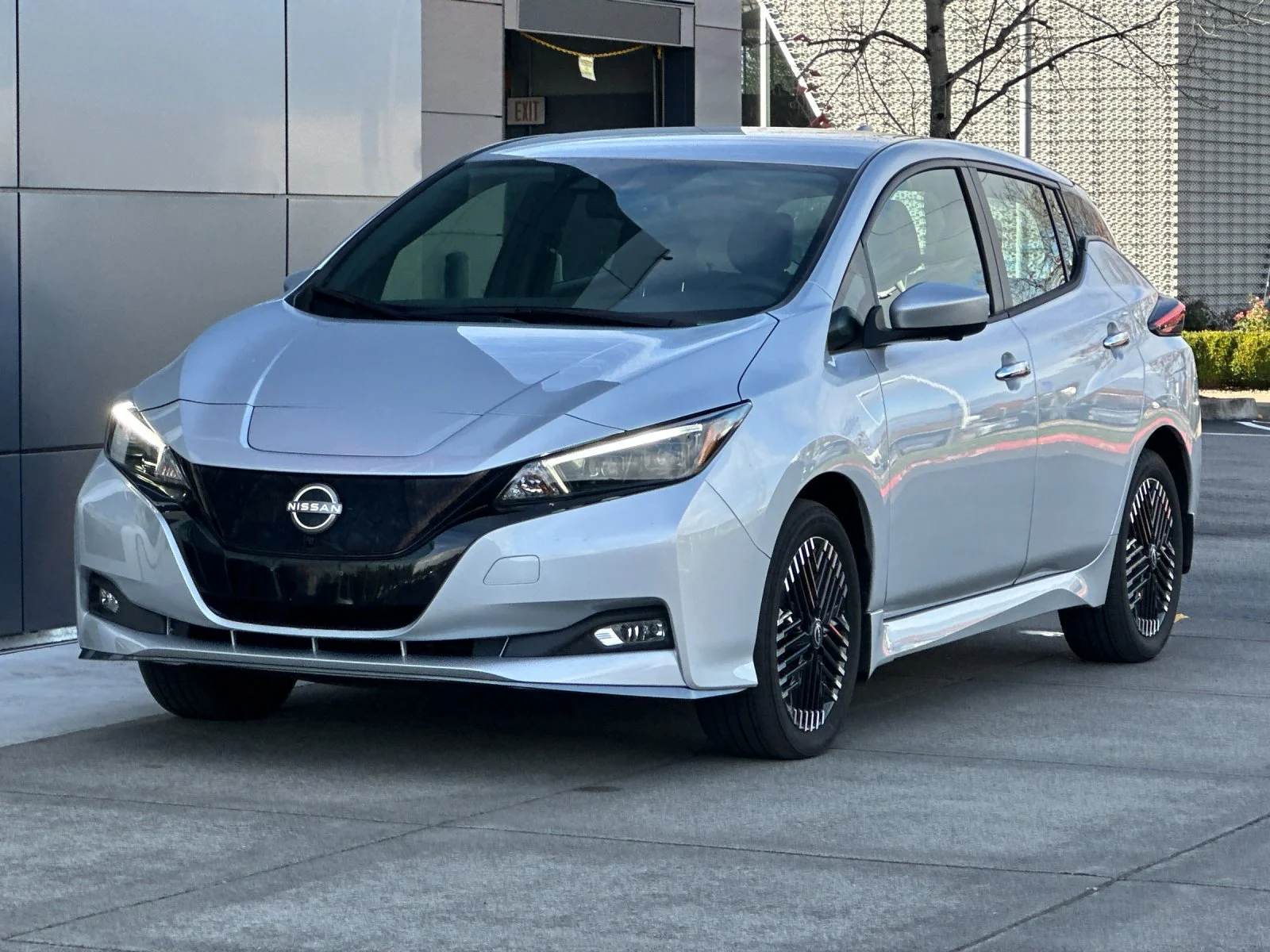 Used 2025 Brilliant Silver Metallic Nissan SV Plus image 8