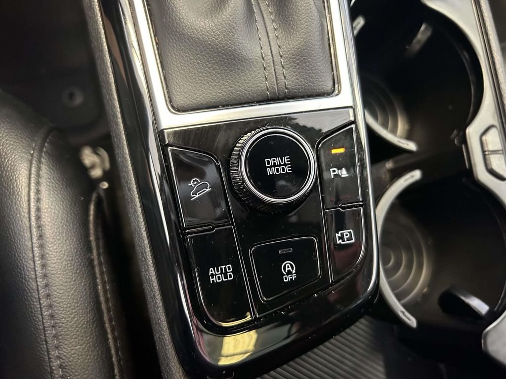 Used 2025 Black Kia EX image 21