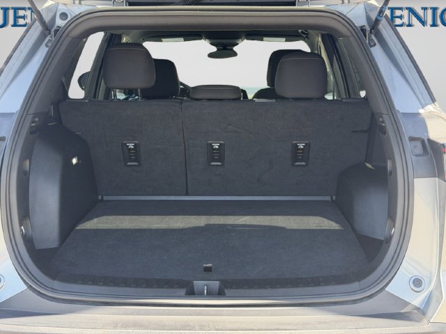 Used 2025 Sterling Gray Metallic Chevrolet LT image 29
