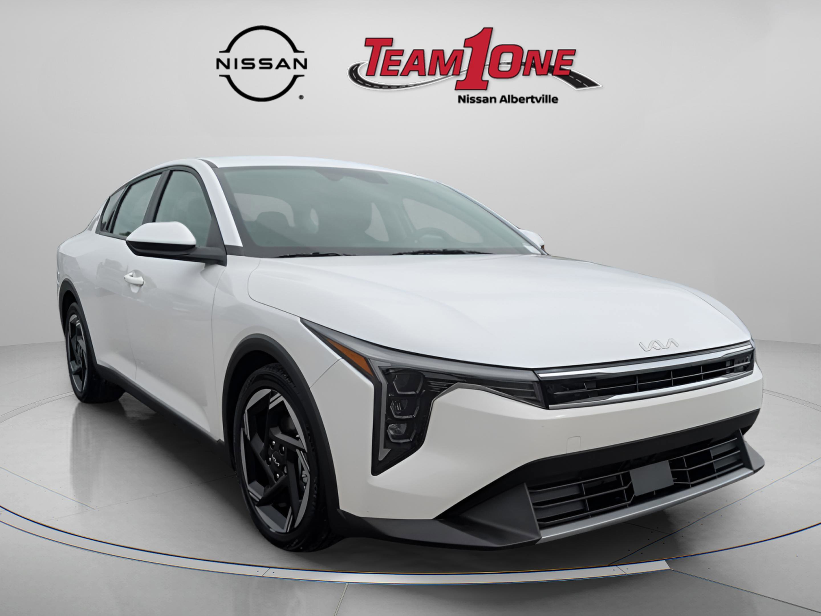 2025 Kia K4 EX AT's photo