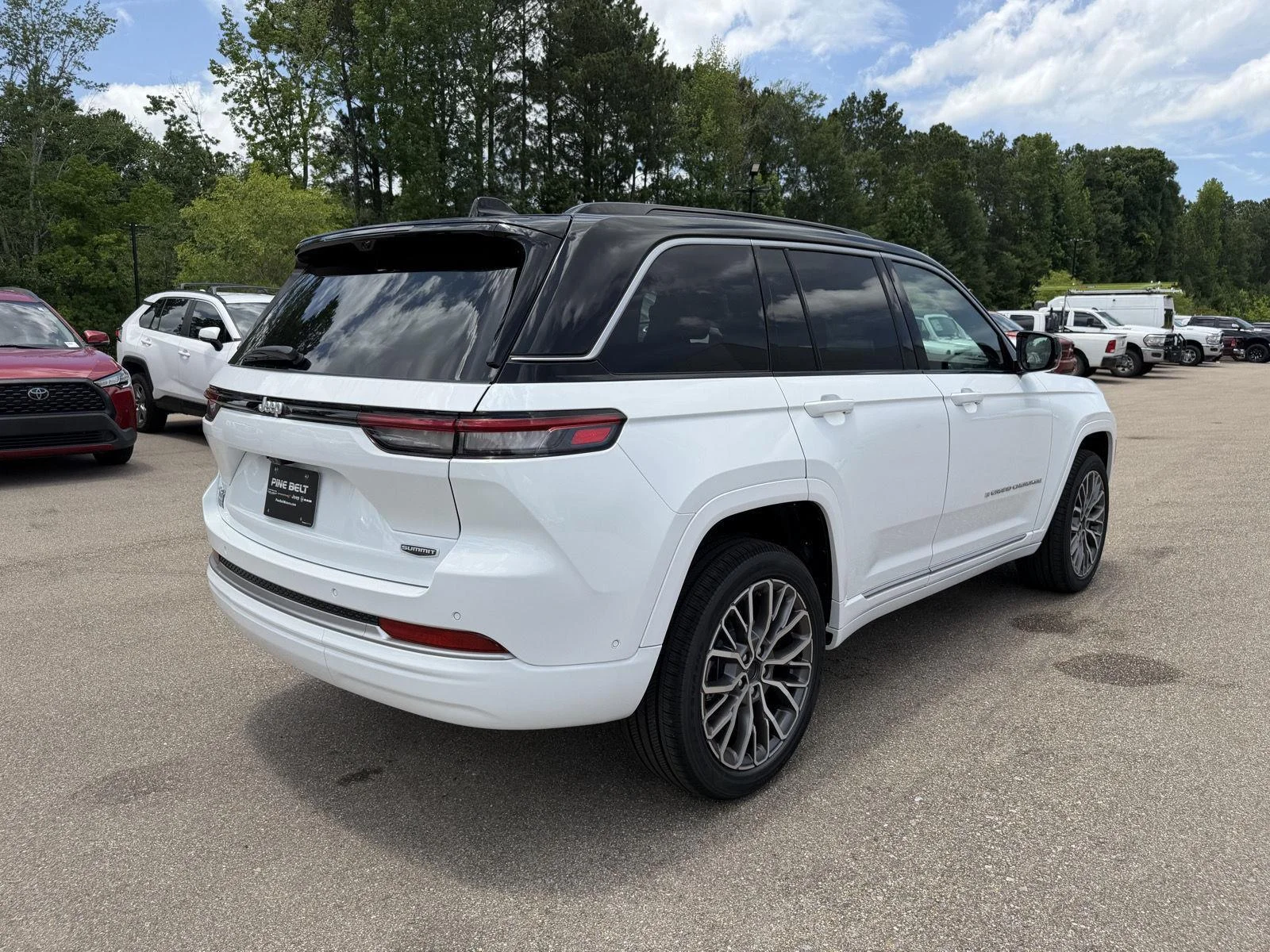 New 2026 Bright White Clear-Coat Exterior Paint Jeep Summit image 6