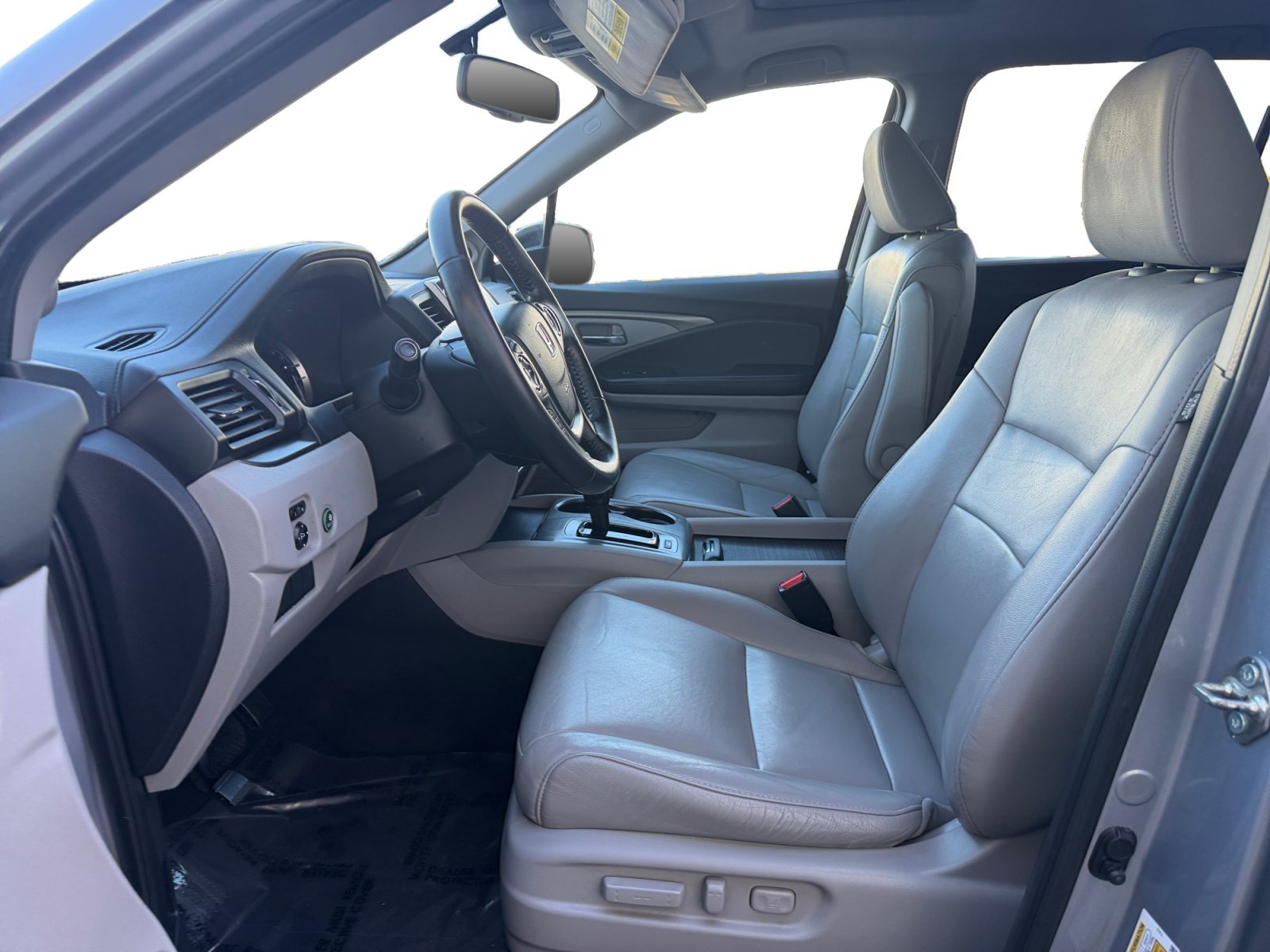 Certified Used 2018 Silver Honda EX-L image 8