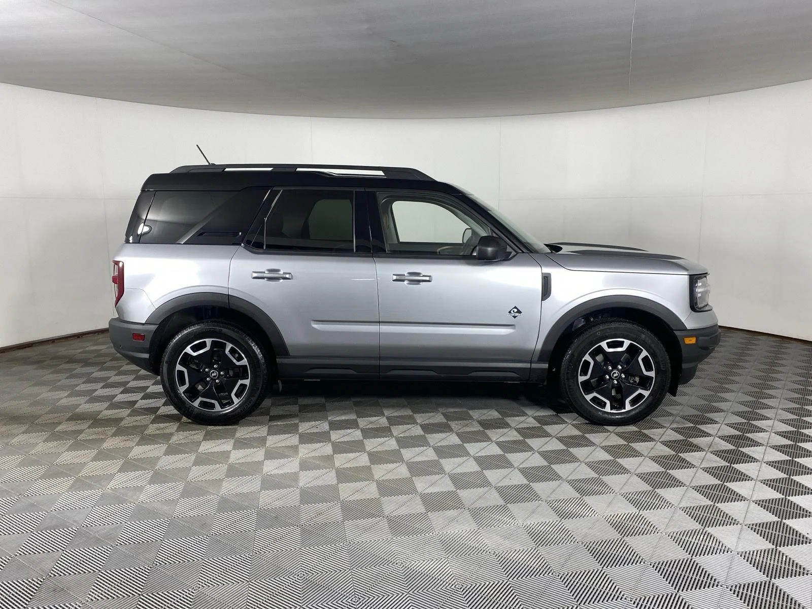 Used 2021 Iconic Silver Ford Outer Banks image 12