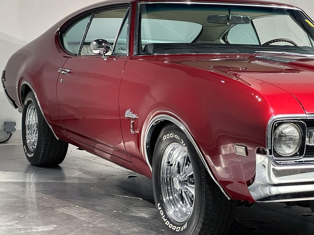 Used 1968 Red Oldsmobile Supreme image 20