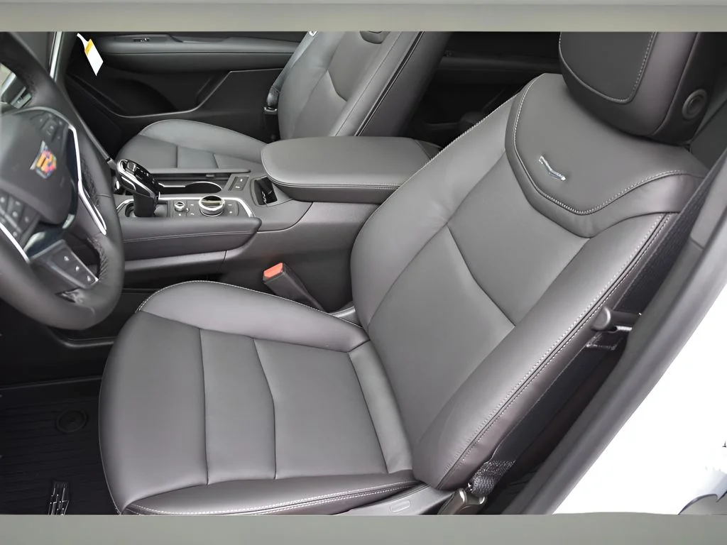 Used 2026 CRYSTAL WHITE TRICOAT Cadillac FWD Premium Luxury image 12