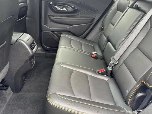Used 2022 White GMC AT4 image 20