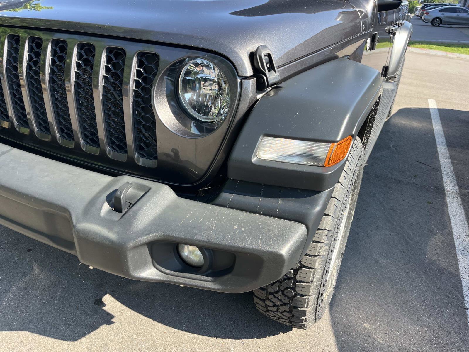 Used 2020 Granite Crystal Metallic Clearcoat Jeep Sport S image 7